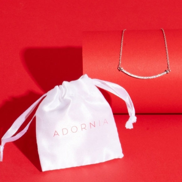 New with bag, Adornia Rhodium Plated Swarovski Crystal Curved Bar Necklace. - Picture 1 of 3